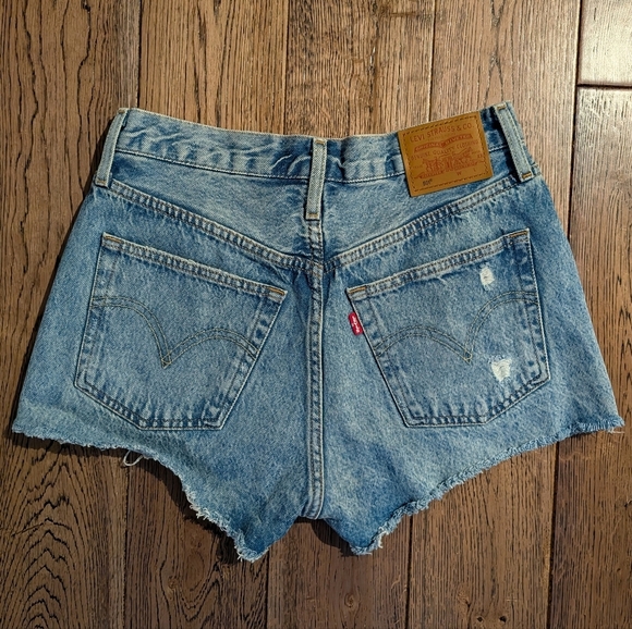 Levi's 501® Original Fit High Rise Shorts - Picture 5 of 8